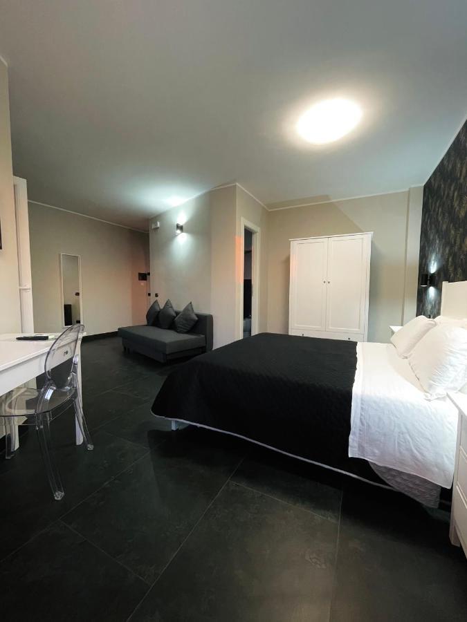 Aldiva Rooms Torvaianica Bagian luar foto