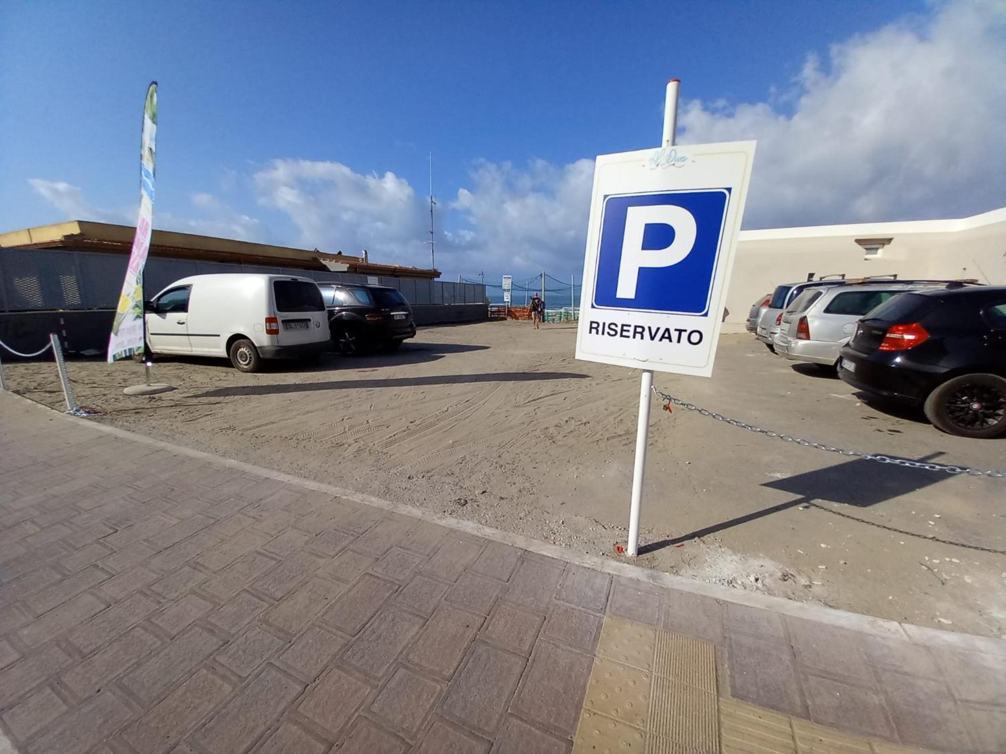 Aldiva Rooms Torvaianica Bagian luar foto